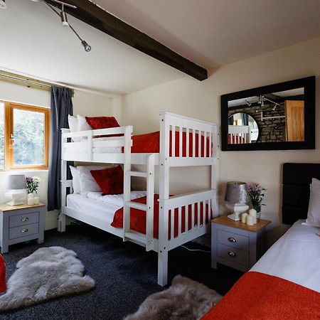 The West Barn Near Bath, Sleeps 24 And 2 Hot Tubs Villa Bristol Eksteriør billede