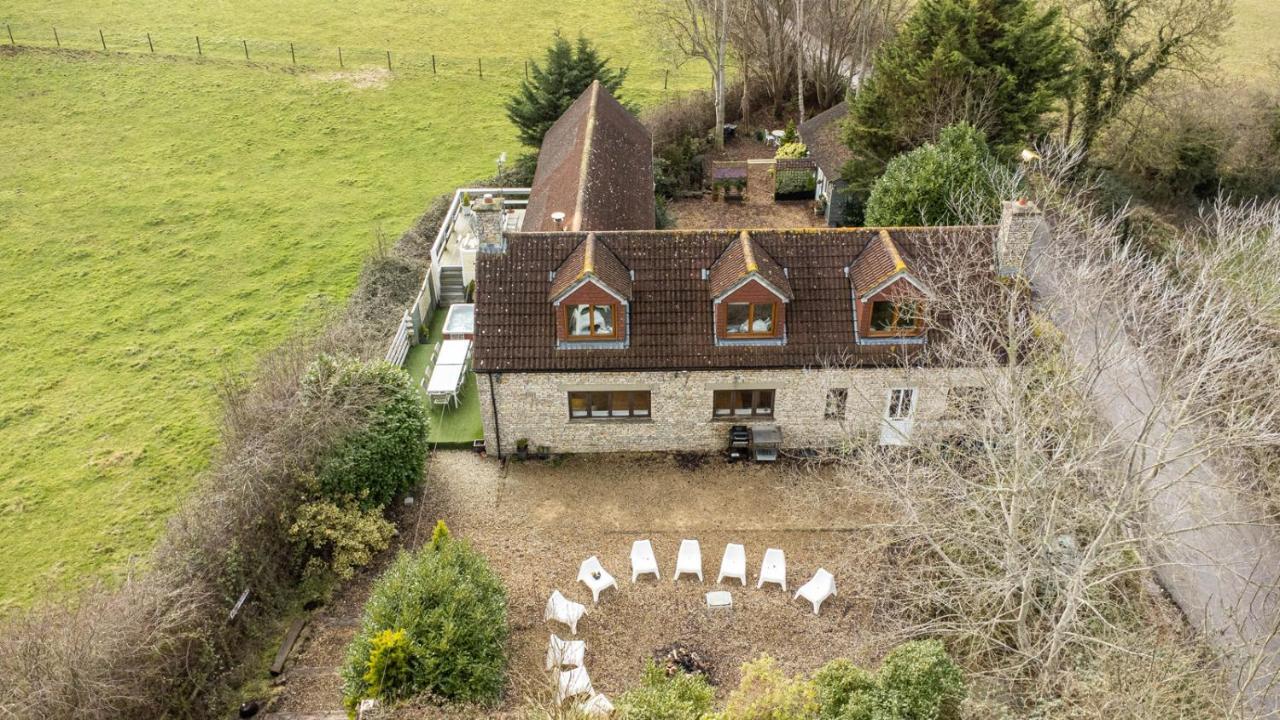 The West Barn Near Bath, Sleeps 24 And 2 Hot Tubs Villa Bristol Eksteriør billede