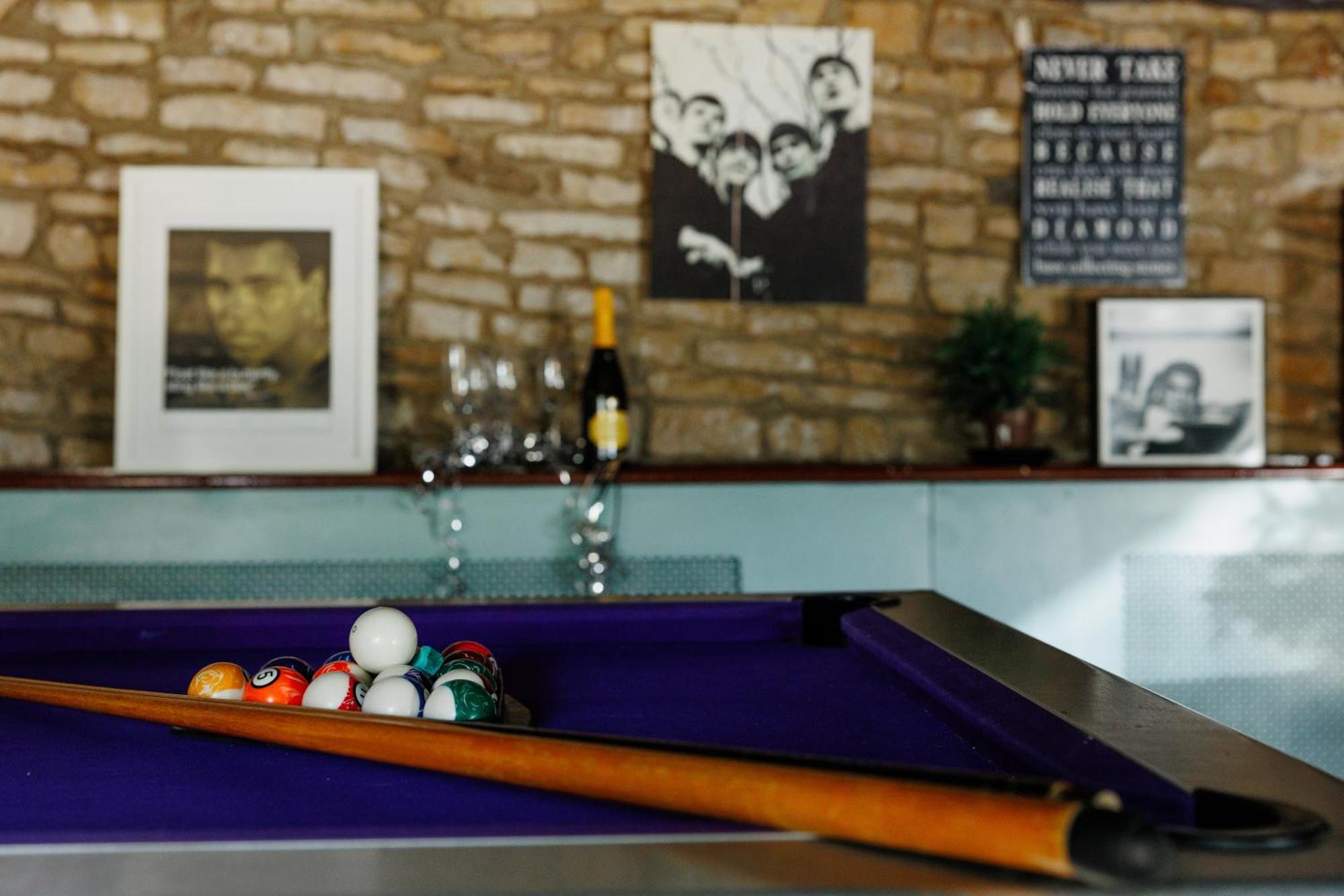 The West Barn Near Bath, Sleeps 24 And 2 Hot Tubs Villa Bristol Eksteriør billede