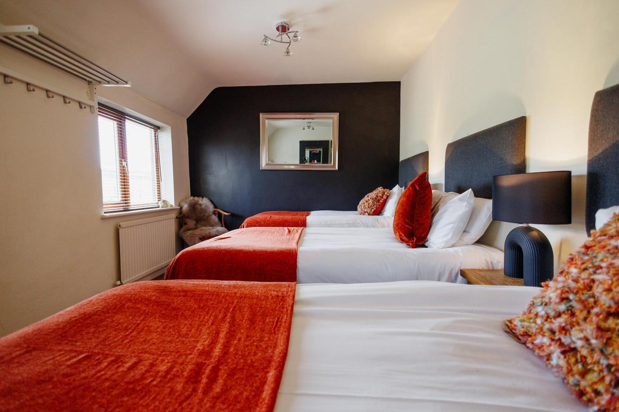 The West Barn Near Bath, Sleeps 24 And 2 Hot Tubs Villa Bristol Eksteriør billede