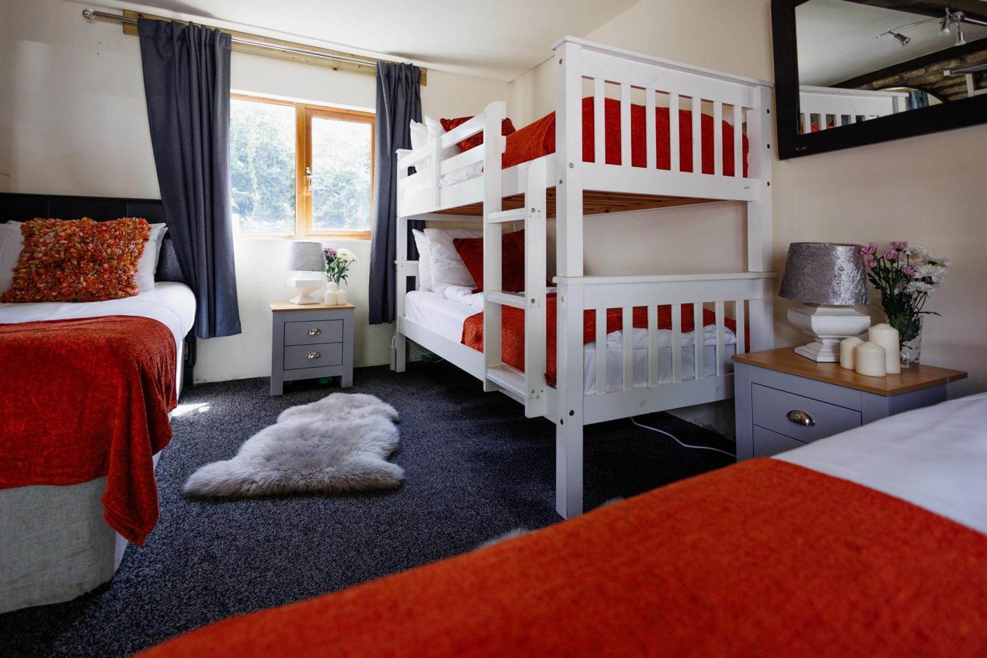 The West Barn Near Bath, Sleeps 24 And 2 Hot Tubs Villa Bristol Eksteriør billede