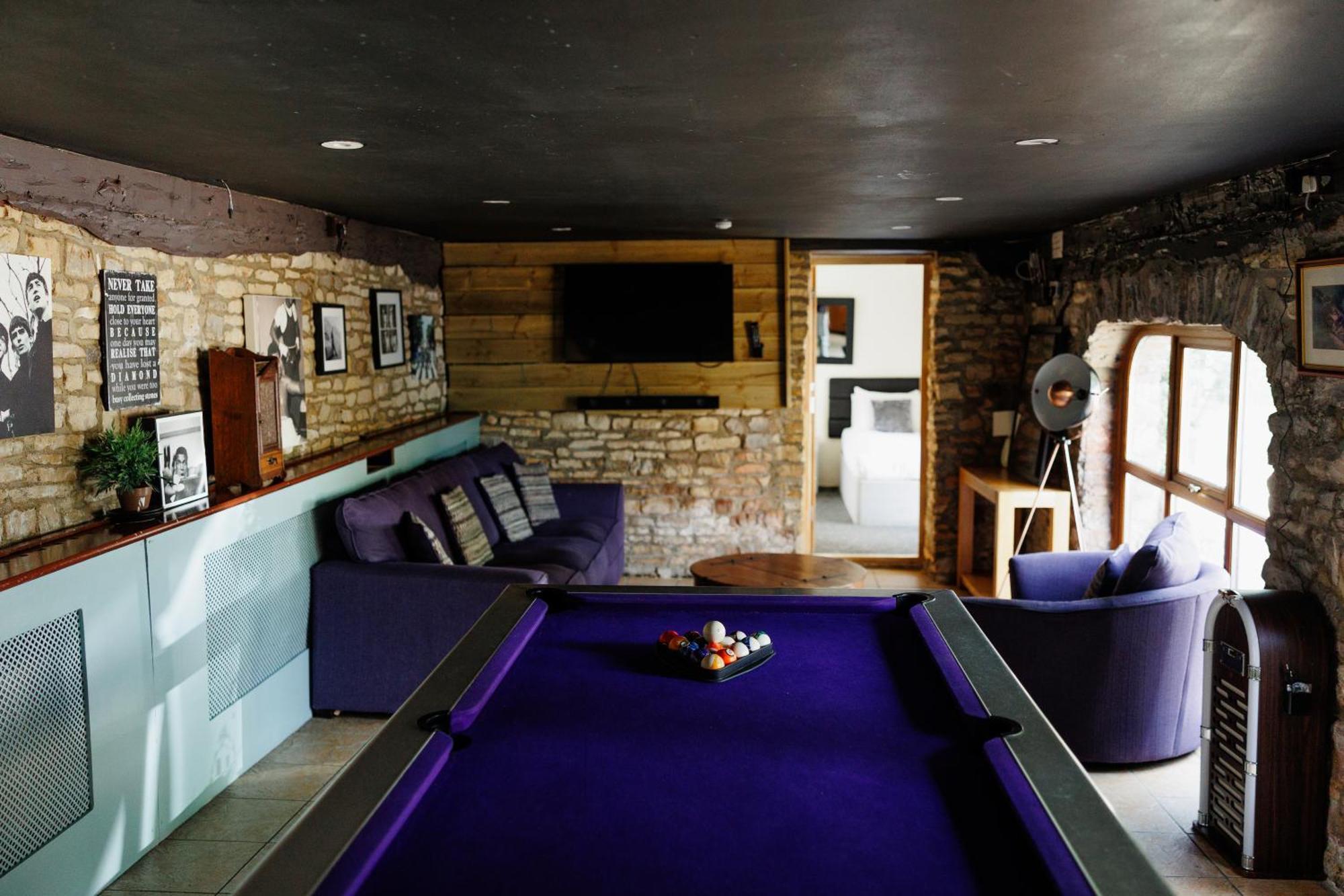 The West Barn Near Bath, Sleeps 24 And 2 Hot Tubs Villa Bristol Eksteriør billede
