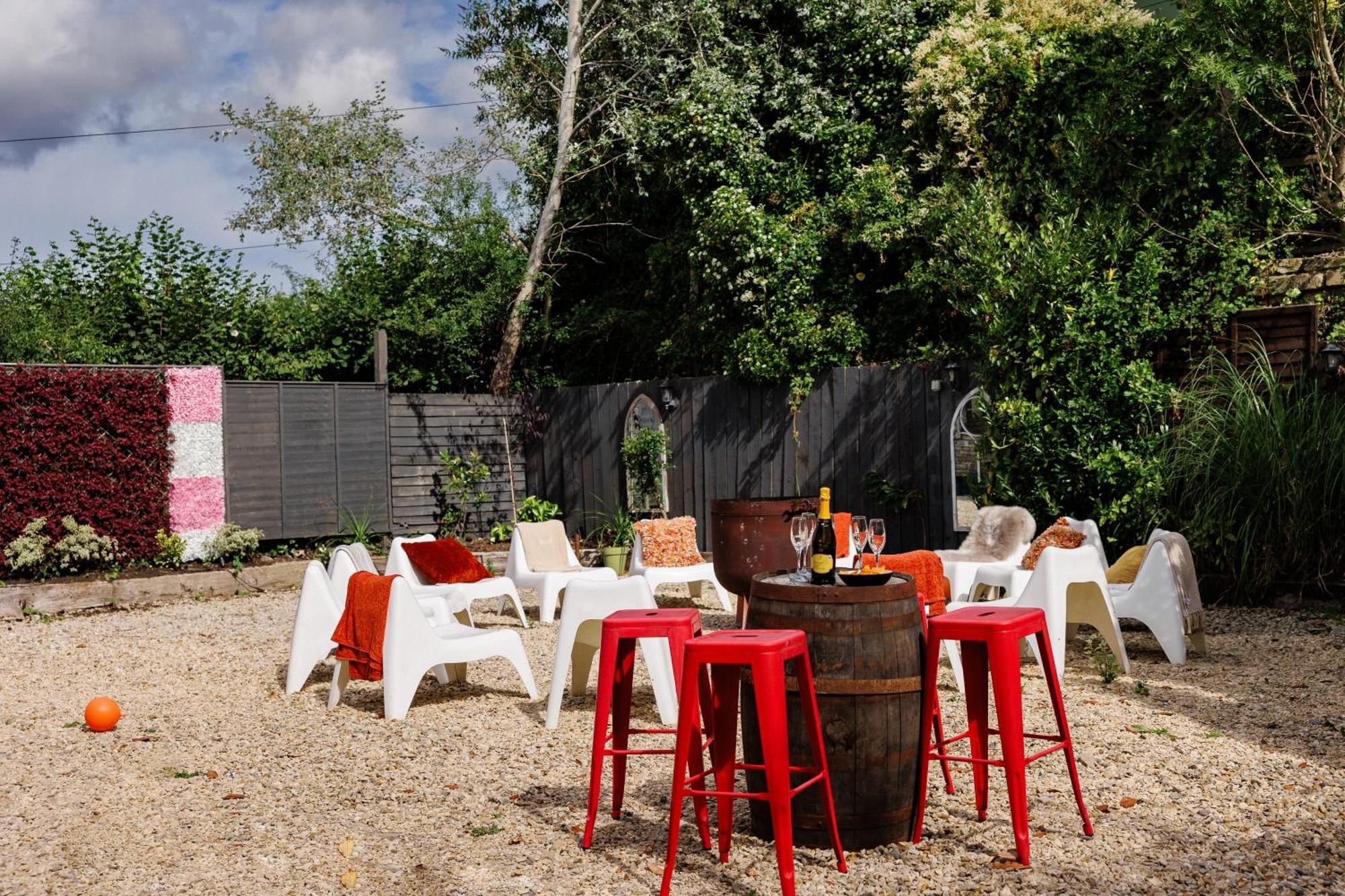 The West Barn Near Bath, Sleeps 24 And 2 Hot Tubs Villa Bristol Eksteriør billede