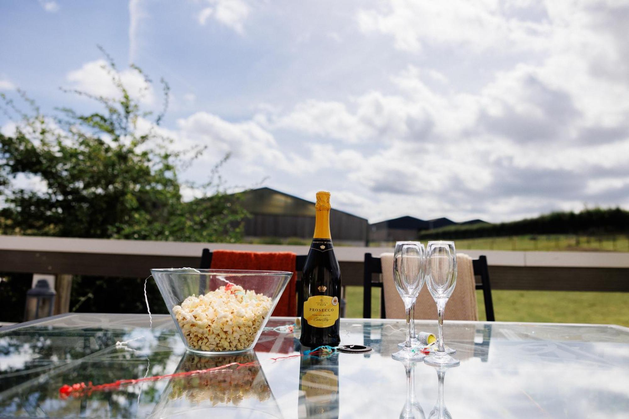 The West Barn Near Bath, Sleeps 24 And 2 Hot Tubs Villa Bristol Eksteriør billede