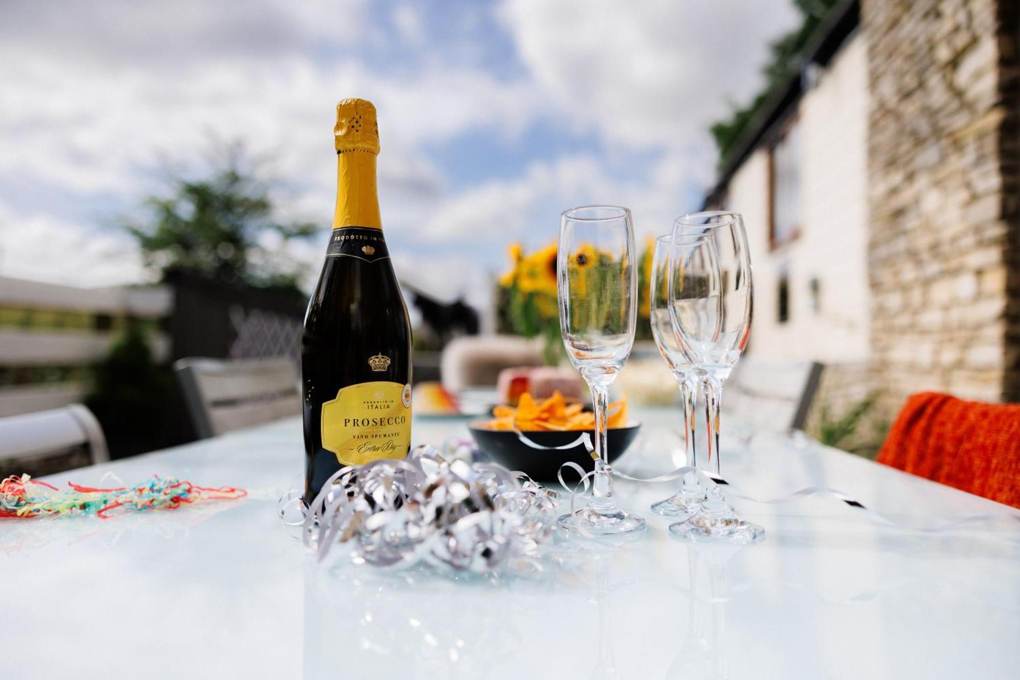 The West Barn Near Bath, Sleeps 24 And 2 Hot Tubs Villa Bristol Eksteriør billede