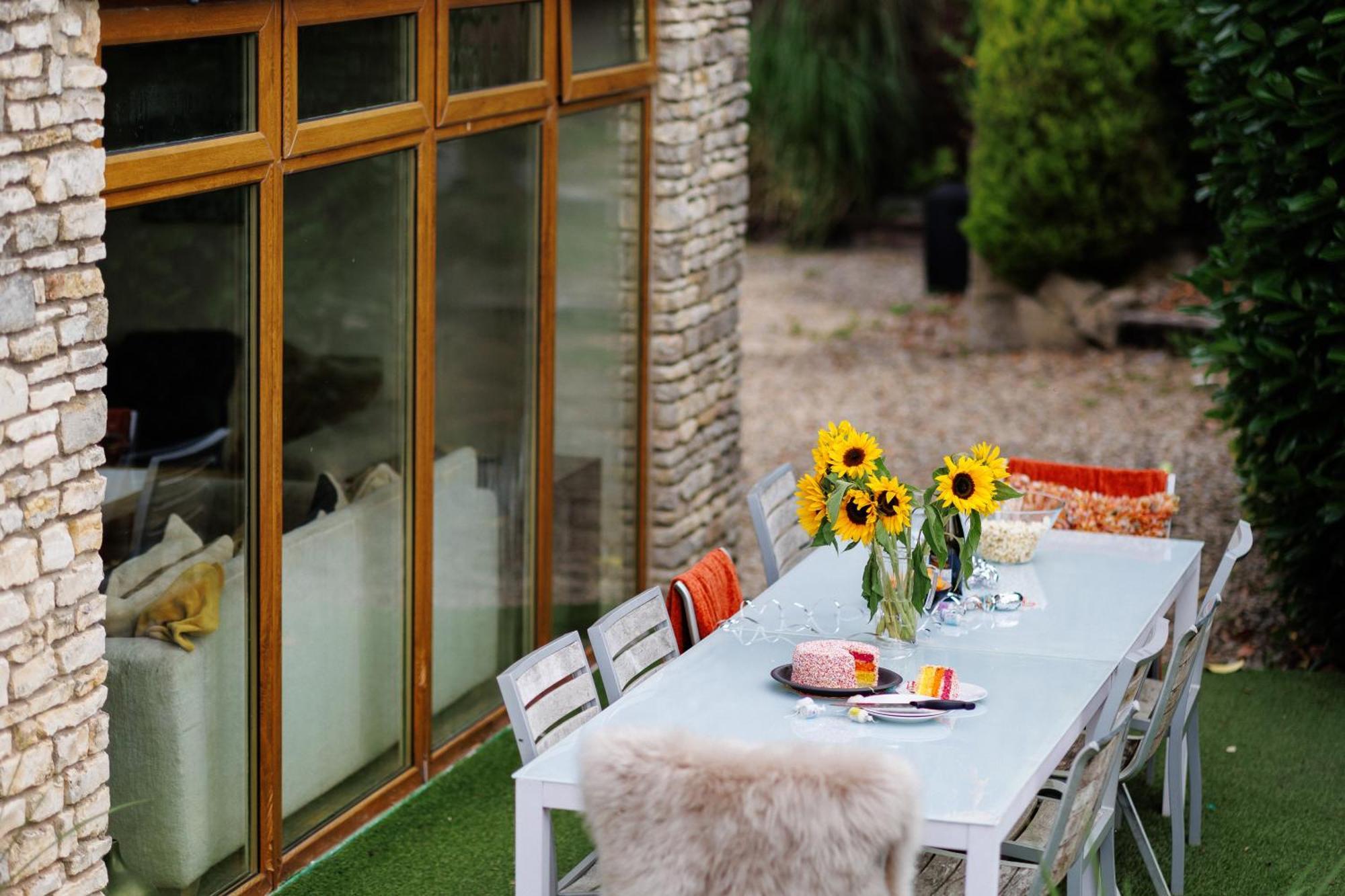 The West Barn Near Bath, Sleeps 24 And 2 Hot Tubs Villa Bristol Eksteriør billede